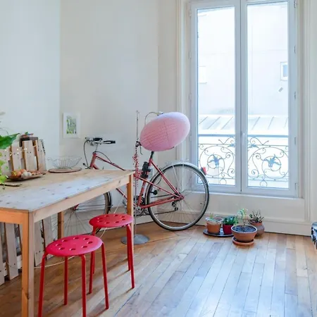Charming Studio Near Montmartre Apartment *